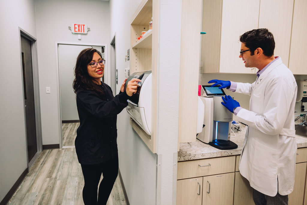 Forming a joint venture dental practice partnership offers many potential benefits for dentists with an established practice.