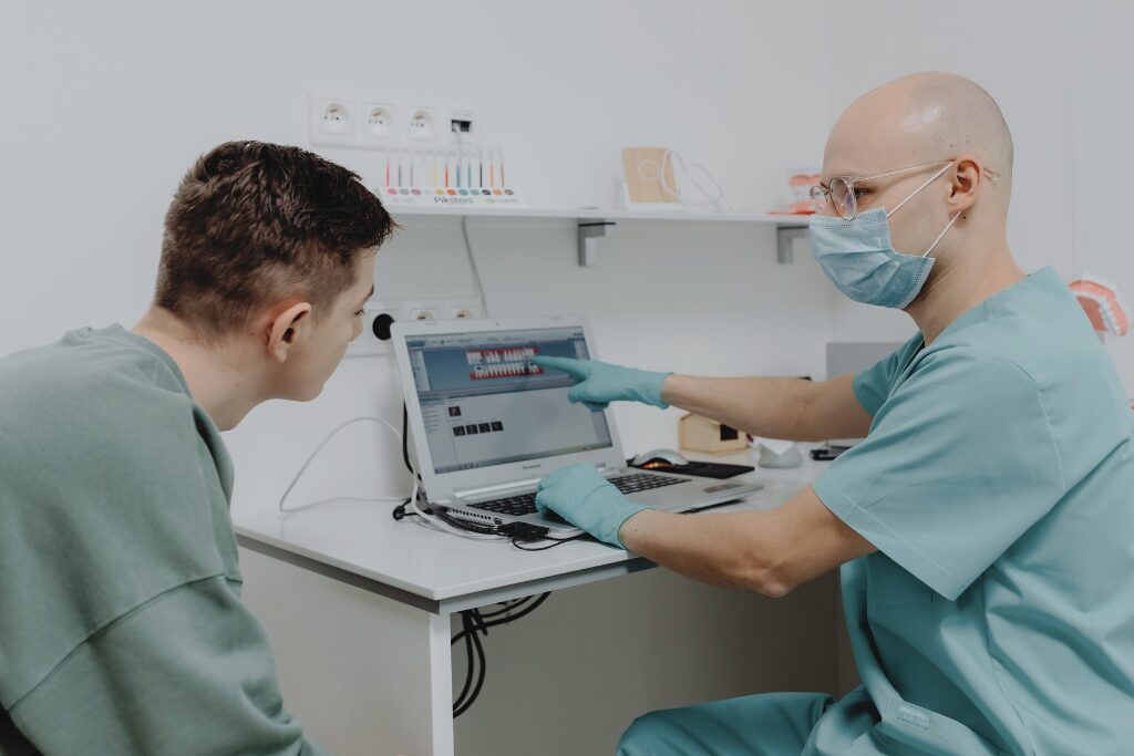 In this blog, you’ll find practical tips to help you communicate better with patients. You’ll also learn how Community Dental Partners helps dentists build strong communication skills through mentorship and a supportive culture.