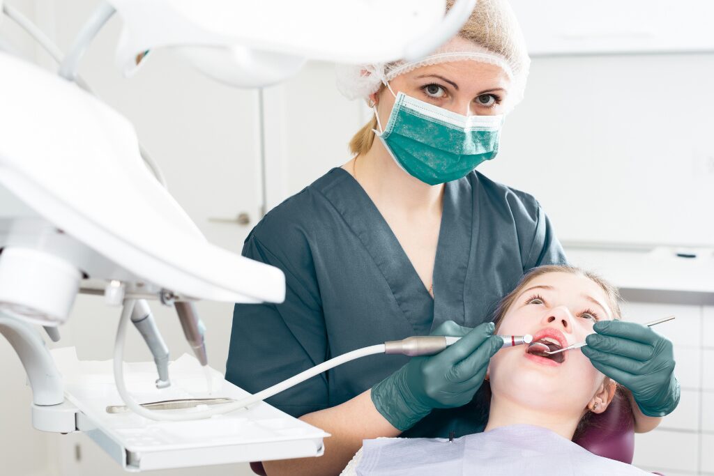 Let’s clarify what life in a DSO is like. In this blog, we separate DSO myths from the real experiences of many dentists today.